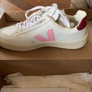 VEJA V-12 White Guimauve Marsala Sneakers size 40